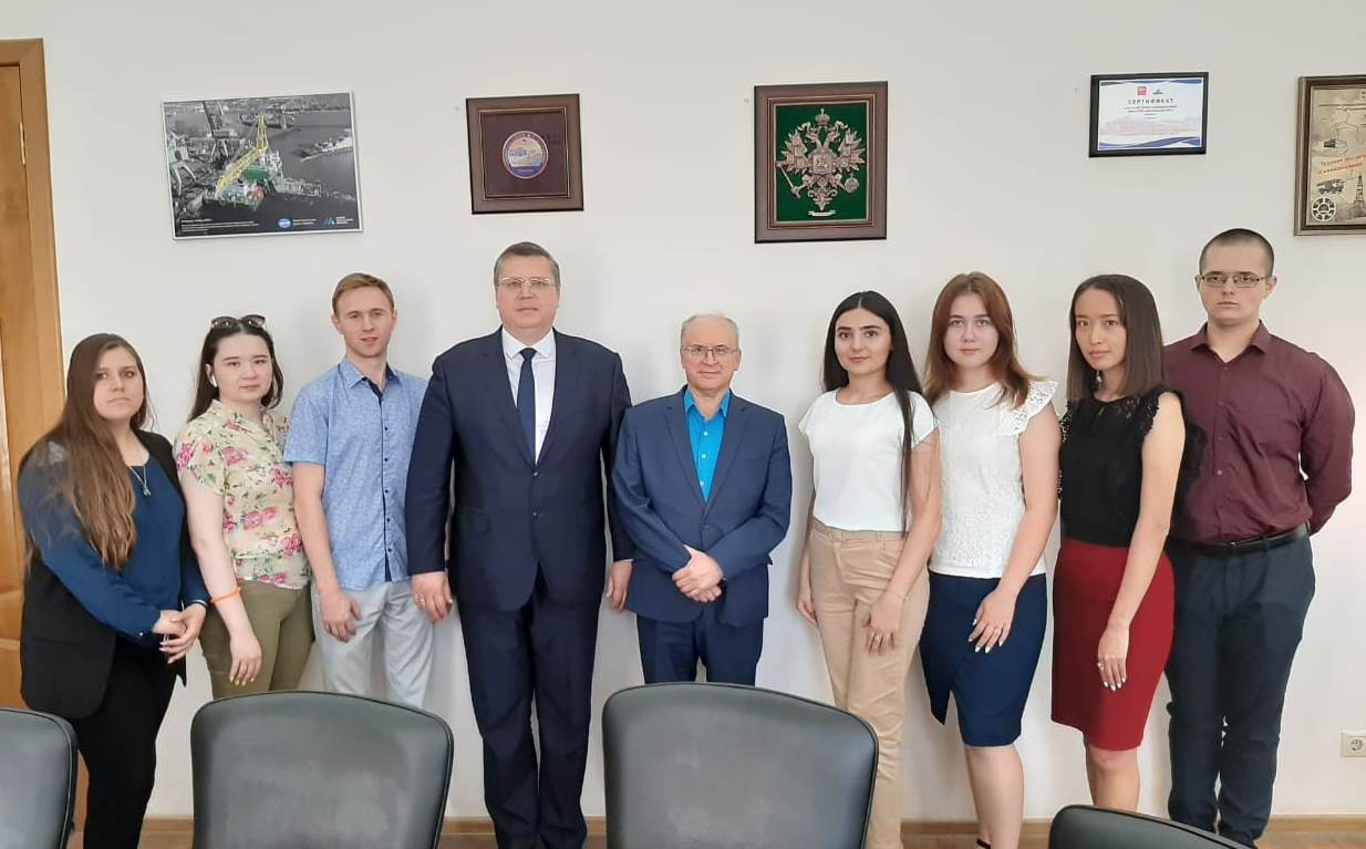 Представители молодежного кадрового резерва Астраханской области встретились с министром промышленности и природных ресурсов Астраханской области